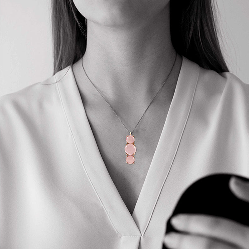 COLGANTE VERTICAL PLATA VERMEIL ORO ROSA Y CUARZO ROSA - TRES TESOROS - Victoria de la Calva