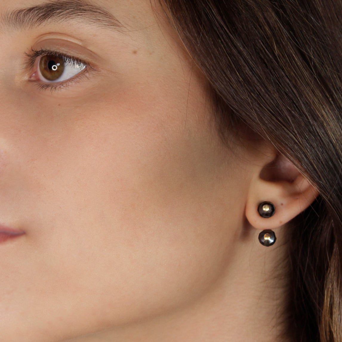 EAR JACKET CALABAZA - Hematite 8mm - Victoria de la Calva