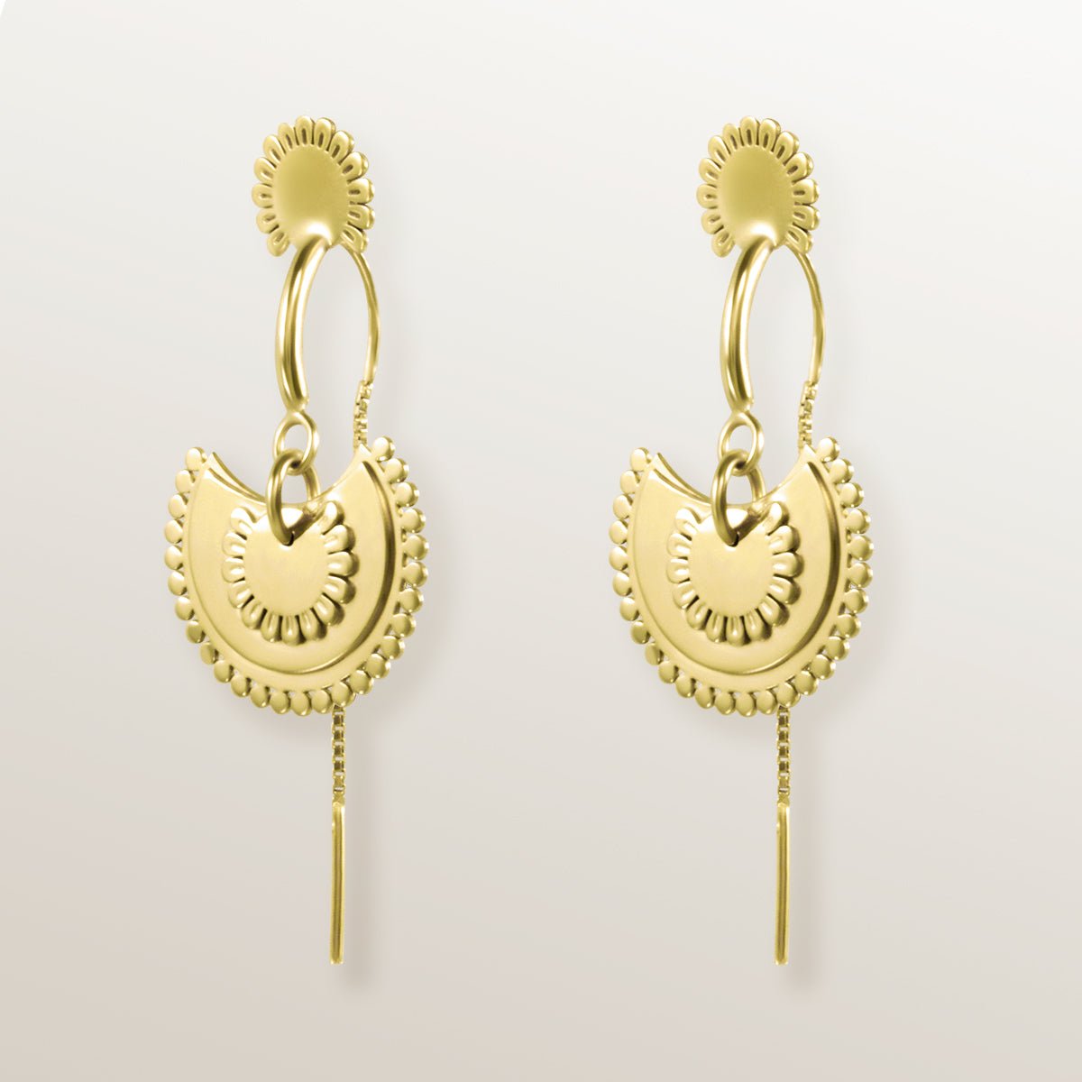 Pendientes con motivo en forma de flor semicircular y detalle de cadena, de Vermeil de oro amarillo de 18 quilates.