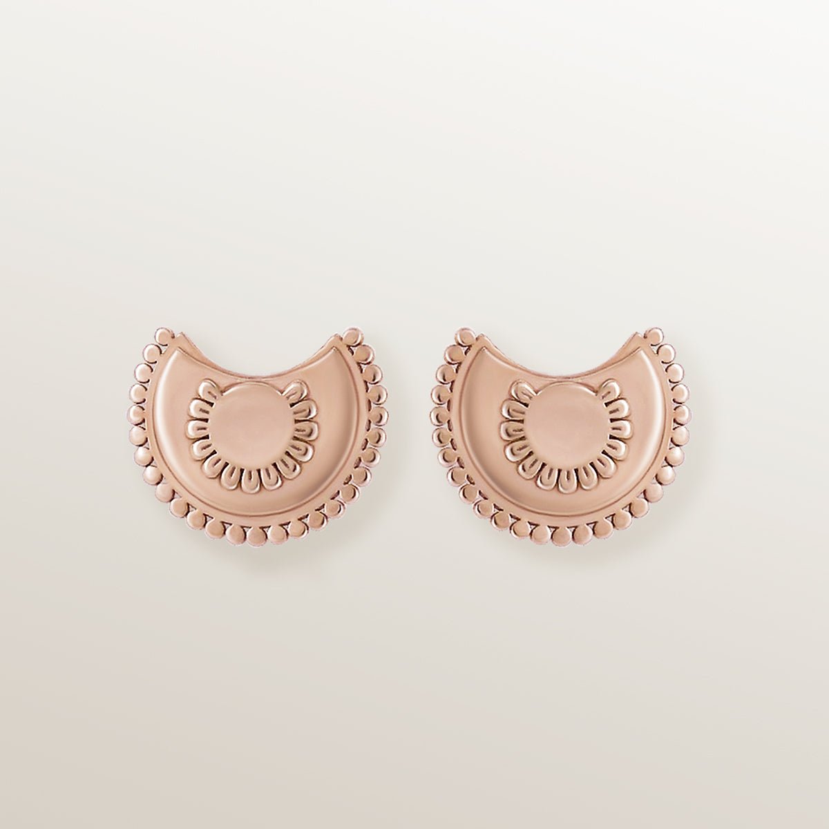 Pendientes de Oro Vermeil rosa, en forma de flor semicircular elaborada con corte láser.